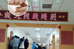 脚拇指有白色的东西是什么