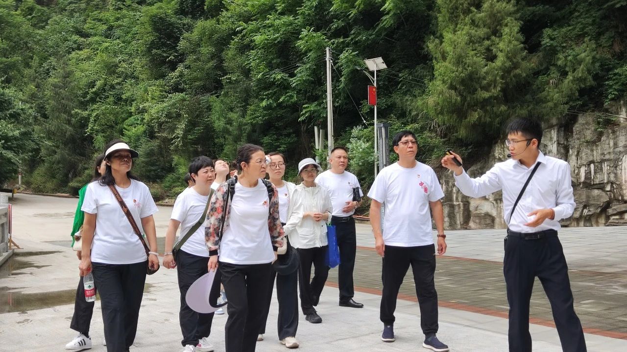 凝心聚力谋发展：贵州白癜风医院党支部麻怀村学习感悟